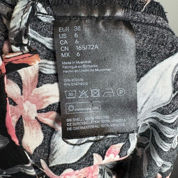 Divided Size 6, Black/Pink Floral  V Neck Playsuit Romper, adjustable straps - Picture 8 of 8